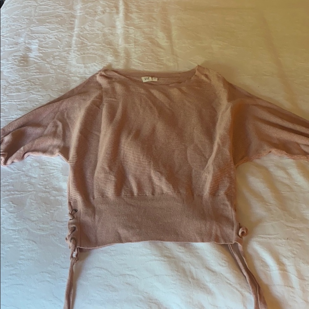 Three quarter sleeve top.
